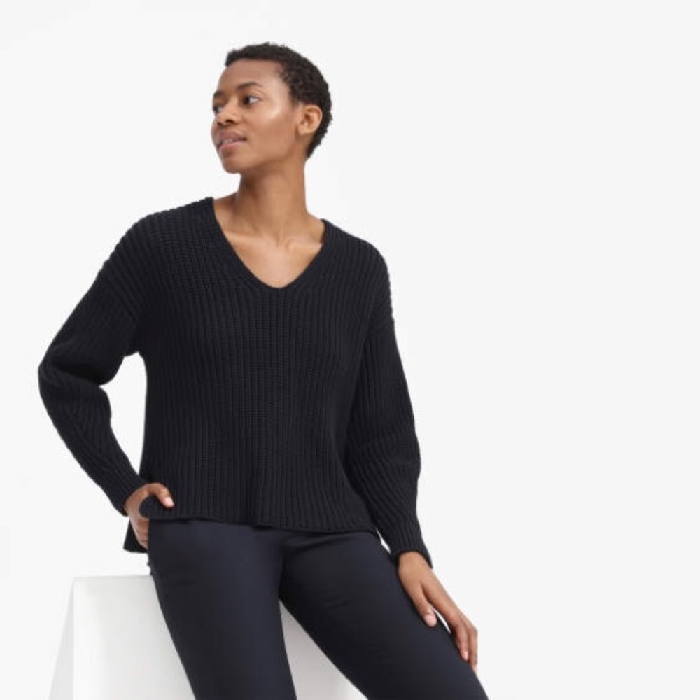 Everlane texture cotton v-neck